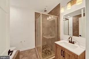 202 N Port St, Baltimore, MD 21224 - Photo 14