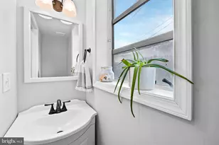 1321 W 37th St, Baltimore, MD 21211 - Photo 18