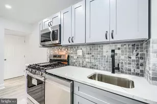 4400 Manorview Rd, Baltimore, MD 21229 - Photo 12