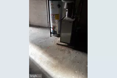 21 Monastery Avenue S, Baltimore, MD 21229 - Photo 12