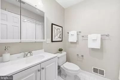 235 S Washington Street, Baltimore, MD 21231 - Photo 22