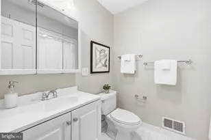 235 S Washington St, Baltimore, MD 21231 - Photo 22