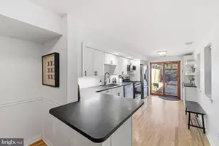 235 S Washington St, Baltimore, MD 21231 - Photo 14