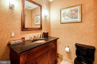 10 E Lee St, Baltimore, MD 21202 - Photo 16