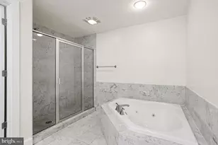 2772 Lighthouse Point E, Baltimore, MD 21224 - Photo 24