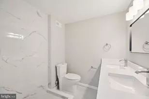 329 E University Pkwy, Baltimore, MD 21218 - Photo 20