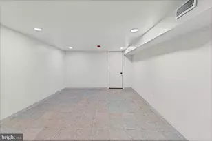 1135 Myrtle Ave, Baltimore, MD 21201 - Photo 24