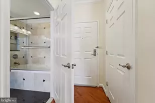 23 Pierside Dr, Baltimore, MD 21230 - Photo 8