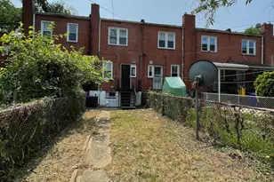 2830 Edgecombe Cir S, Baltimore, MD 21215 - Photo 12