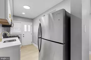 105 Upmanor Rd, Baltimore, MD 21229 - Photo 12