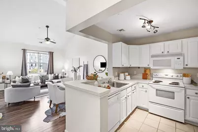 23 Pierside Drive #413, Baltimore, MD 21230 - Photo 2