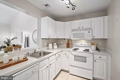 23 Pierside Drive #413, Baltimore, MD 21230 - Photo 4