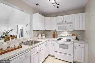 23 Pierside Dr, Baltimore, MD 21230 - Photo 4