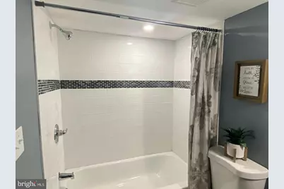 405 Lyndhurst Street, Baltimore, MD 21229 - Photo 8