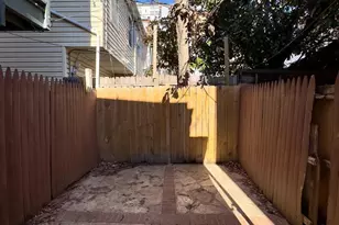 2428 Fleet St, Baltimore, MD 21224 - Photo 12