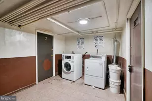 2111 Park Ave, Baltimore, MD 21217 - Photo 30