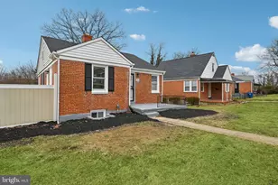 4902 Gilray Dr, Baltimore, MD 21214 - Photo 8