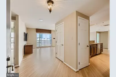 250 President Street #806, Baltimore, MD 21202 - Photo 4