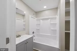 29 N Clinton St, Baltimore, MD 21224 - Photo 12