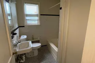 909 E Lake Ave, Baltimore, MD 21212 - Photo 4