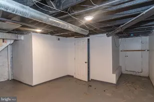 409 N Edgewood St, Baltimore, MD 21229 - Photo 10