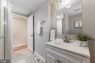 1221 Dellwood Ave, Baltimore, MD 21211 - Photo 16