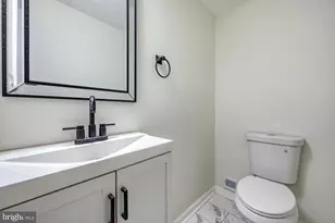 402 S Eaton St, Baltimore, MD 21224 - Photo 12