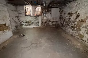 2109 N Fulton Ave N, Baltimore, MD 21217 - Photo 16