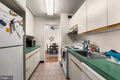 1 E University Parkway E #1303, Baltimore, MD 21218 - Photo 12