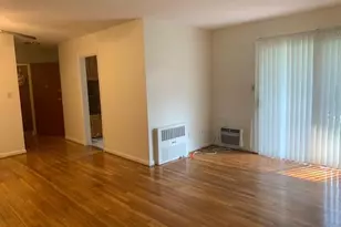 903 Cooks Ln, Baltimore, MD 21229 - Photo 2