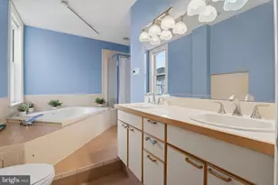 2205 E Pratt St, Baltimore, MD 21231 - Photo 36