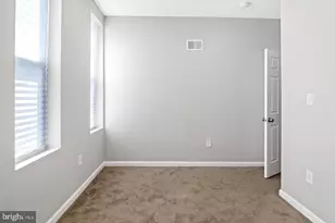 1346 N Carey St, Baltimore, MD 21217 - Photo 12