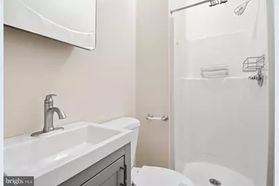 229 S Fremont Avenue, Baltimore, MD 21230 - Photo 16