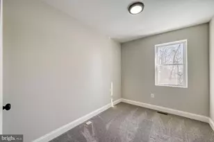 909 Allendale St, Baltimore, MD 21229 - Photo 10
