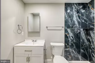 909 Allendale St, Baltimore, MD 21229 - Photo 14