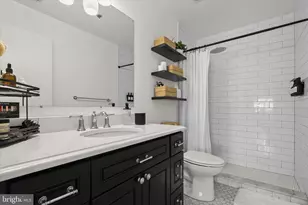 2702 Lighthouse Point E, Baltimore, MD 21224 - Photo 24