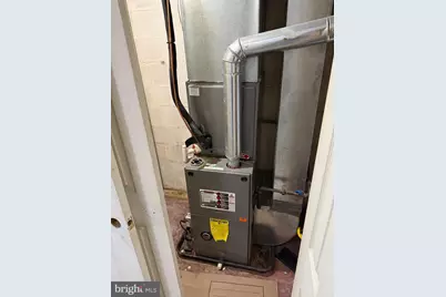 1215 N Augusta Avenue, Baltimore, MD 21229 - Photo 10