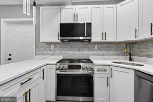 2927 Ellicott Dr, Baltimore, MD 21216 - Photo 8