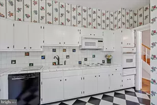 28 Bouton Green Ct, Baltimore, MD 21210 - Photo 6