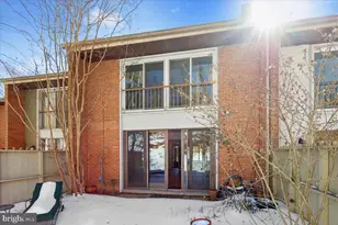 28 Bouton Green Ct, Baltimore, MD 21210 - Photo 16