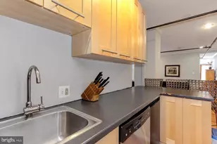 811 S Broadway, Baltimore, MD 21231 - Photo 8