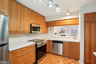 915 Dartmouth Glen Way, Baltimore, MD 21212 - Photo 10