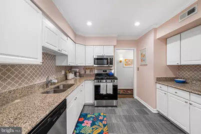 22 Cross Keys Road #22E, Baltimore, MD 21210 - Photo 6