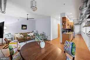 104 W Madison St, Baltimore, MD 21201 - Photo 14