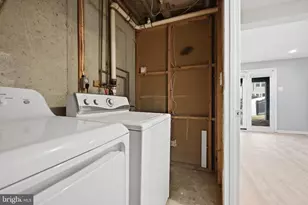 40 Cobber Ln, Baltimore, MD 21229 - Photo 36