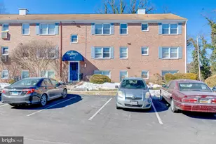 4410 Falls Bridge Dr, Baltimore, MD 21211 - Photo 2