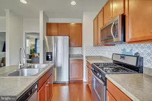 4515 Maple Wood Dr, Baltimore, MD 21229 - Photo 4