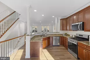 1256 Dockside Cir, Baltimore, MD 21224 - Photo 2