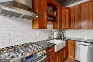 928 S Highland Ave S, Baltimore, MD 21224 - Photo 14