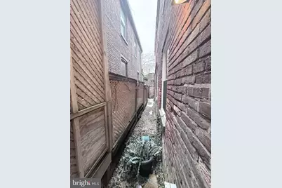 2003 E Fairmount Avenue, Baltimore, MD 21231 - Photo 30